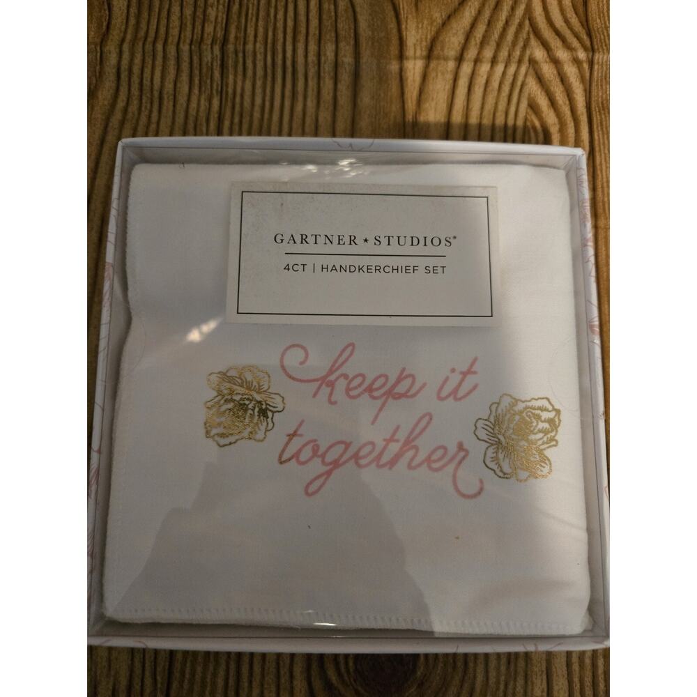 GARTNER STUDIOS 4 CT HANDKERCHIEF SET GOLD BRIDAL WEDDING SET NEW IN BOX(SKU349)